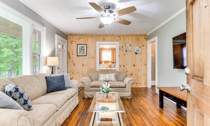 Forest City House | 3 Mi to Dtwn & Holiday Events! Forest City Retreat