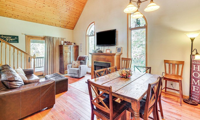 Snowshoe Cabin | 3 Mi to Snowshoe Resort: Cabin w/Hot Tub