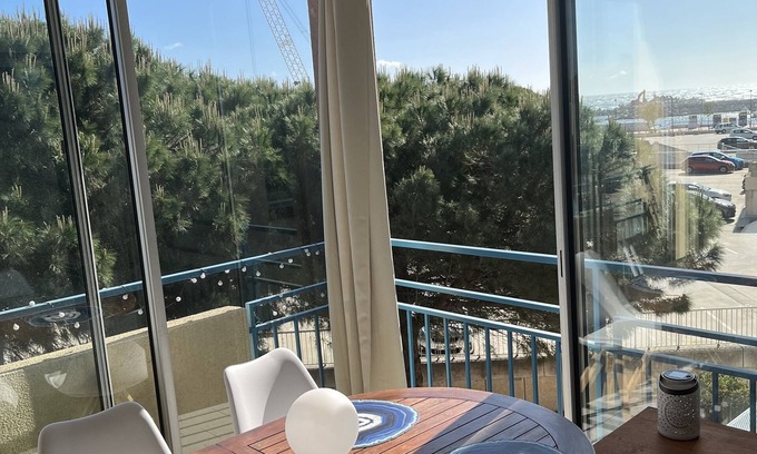 Plage d'Argeles Apartment | 3-star-rated 2-bedroom apartment with loggia in Argelès harbor