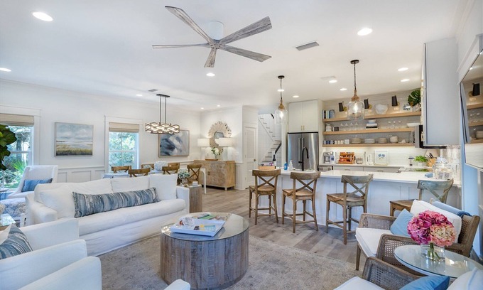 White's Gulfview House | 30A Luxury 4 Bedroom Beach Cottage with Golf Cart, Bikes and Beach Access!