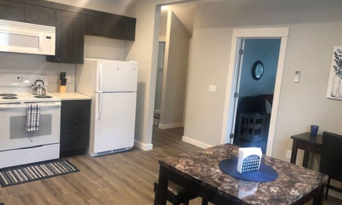 Longview Apartment | 3143 DOVER #1 · NEW Modern QUALITY Apartment #1-GOODSON