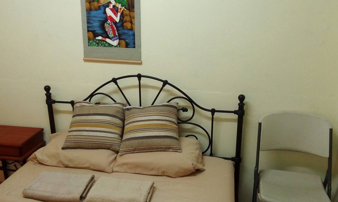 Woodbrook House | 32 - Queen room