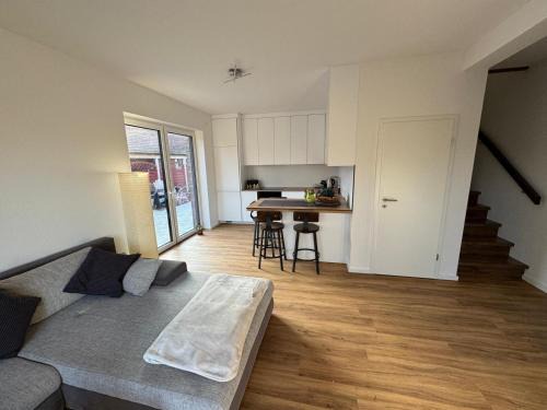 Westoverledingen Apartment | -33- Exklusive FeWo Papenburg - Westoverledingen - Grenzweg -