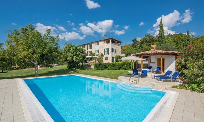 Rakotule Villa | 349 m² Villa ∙ 7 bedrooms ∙ 14 guests