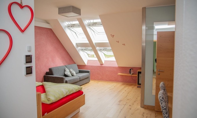 Sarling Apartment | 38m2 Großes, neu Errichtetes Romantikerzimmer