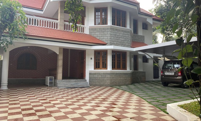Edapalli House | 3BHK independent villa, 5 minutes to Lulu Mall at Edappally, Kochi, Kerala