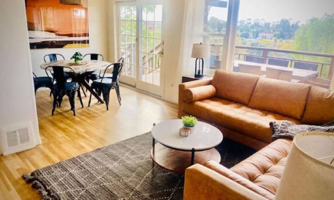 Lincoln Acres House | 3BR | Canyon Views, Deck, Fast Wi-Fi, Smart TVs