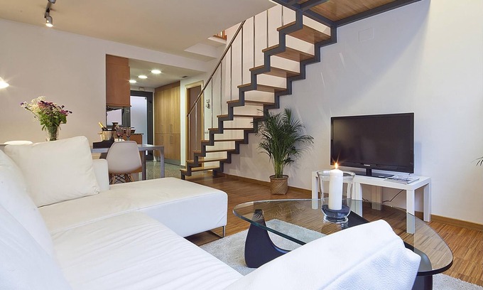 El Putget i Farro Apartment | 3BR Duplex Apartment near Park Guell Barcelona