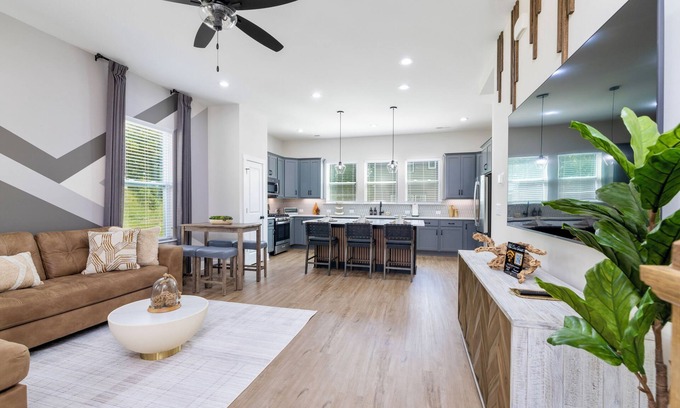 Newell House | 3BR Mid-Century Modern Luxe Getaway