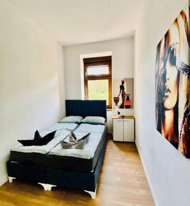Grinzing Apartment | 3BR Shared Apt, Ideal up to 6P, 15-Min to Stammersdorf