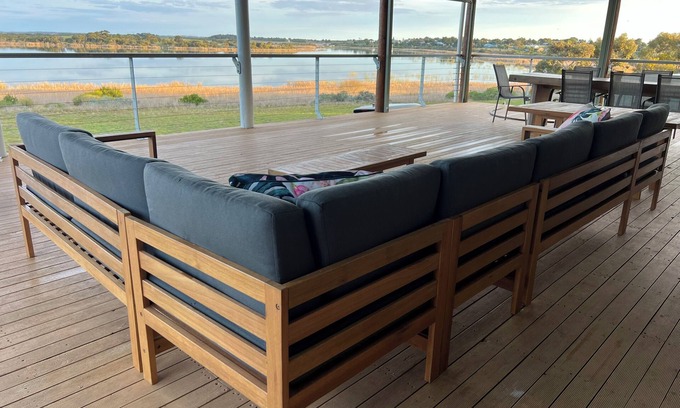 Alexandrina House | 3fams/16people - Large House, Lake access & view, large property