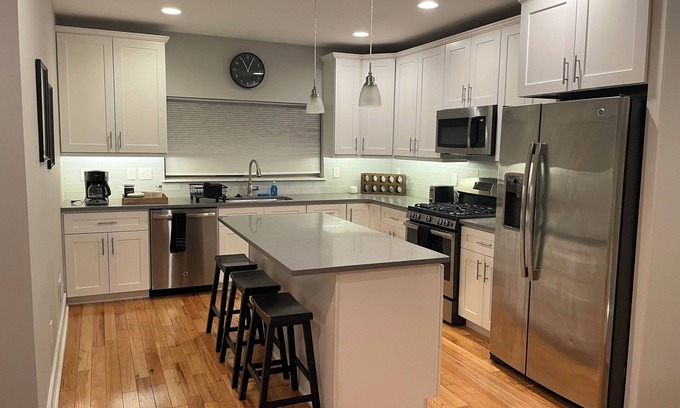Northern Liberties Condo | 3PM Checkout ~ Modern Condo in Fishtown Philadelphia ~ Spacious!