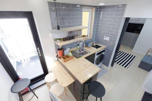 Daeheung-dong Apartment | 3R+2Baths/Ewha/Sogang/near Shinchon & Hongdae