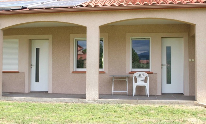 Los Masos Apartment | 4* air-conditioned gîte with direct view of Canigou, VTC and cab on site, EV charger