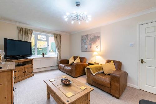 Castle Donington Apartment | 4 Bed House in Castle Donington (EMA) with parking
