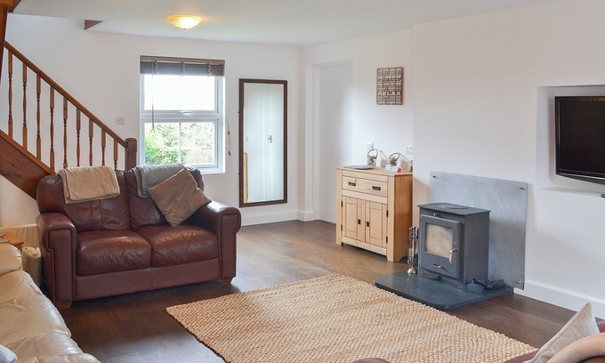 Garn Fadryn Cottage | 4 bedroom accommodation in Llangwnadl, near Pwllheli