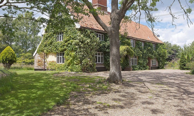Harleston Cottage | 4 bedroom accommodation in St Nicholas, Harleston