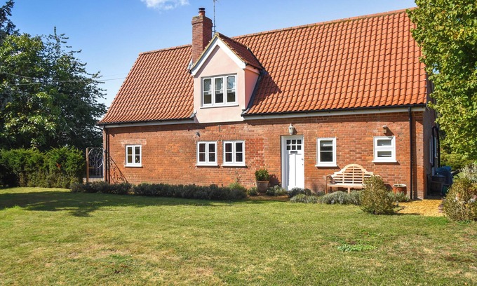 Diss Cottage | 4 bedroom accommodation in Redgrave