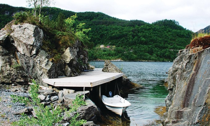 Kvam House | 4 bedroom accommodation in Steinstø