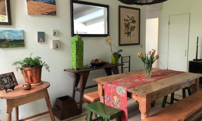 Lucas Valley-Marinwood House | 4 bedroom cozy mid-century modern home w/pool