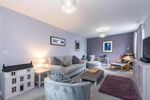 Radcliffe on Trent House | 4 Bedroom Detached House Ideal for Families and Corporate Stays in Radcliffe on Trent