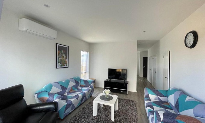 Papakura House | 4 bedroom home fully furnished in Papakura, Auckland
