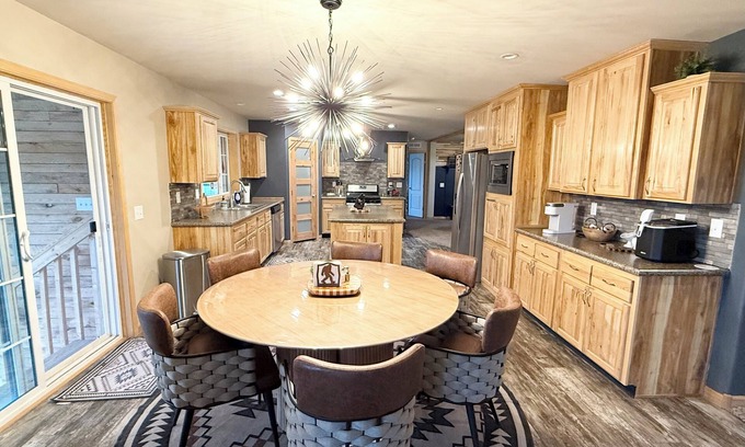 Sundance House | 4-bedroom house in enchanting Devils Tower with Hottub and Swim Spa