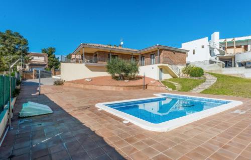 Roda de Bara House | 4 Bedroom Lovely Home In Roda De Bara