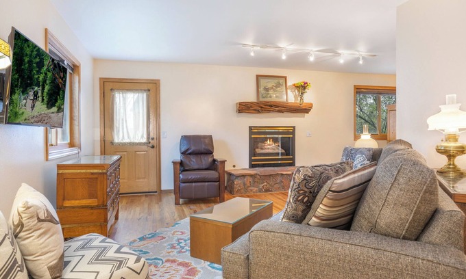 Gypsum House | 4 Bedroom Remodeled Home with Fenced in Backyard and Garage: Long Term Rental