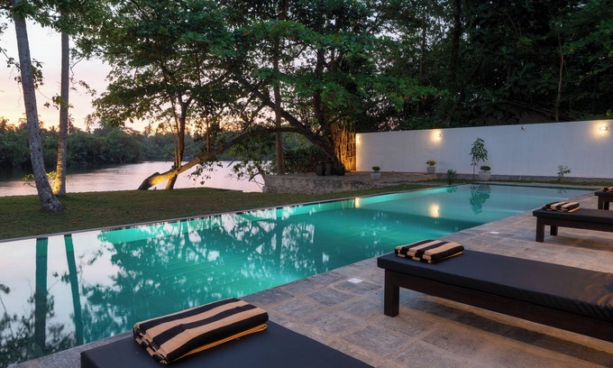 Hikkaduwa Villa | 4-bedroom river front villa in beautiful Ambalangoda with pool