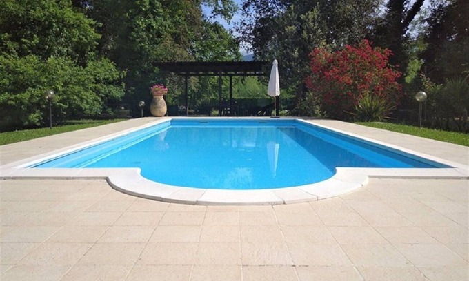 Ronchi Villa | 4 Bedroom Villa in Massa