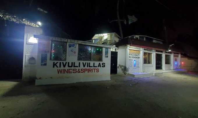 Galu Beach Villa | 4 bedroom villa with a kitchen