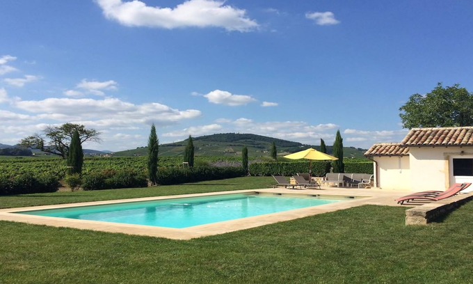 Charentay Cottage | 4 “épis” charming gîte with pool in the Beaujolais – pets are allowed