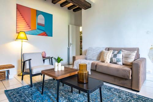 5th Arrondissement Apartment | 4 Guests Flat - Rue Mouffetard