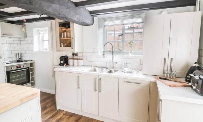 City Centre Cottage | 4 Masons Court