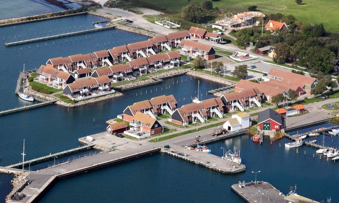 Borre Apartment | 4 person holiday home on a holiday park in Borre