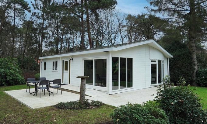 Beekbergen-Zuid House | 4 persons chalet with 2 bedrooms and a terrace