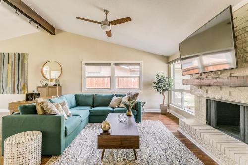 Northwest Dallas House | 4BD-3BA Chic Timeless Elegance - 15 Mins to DT