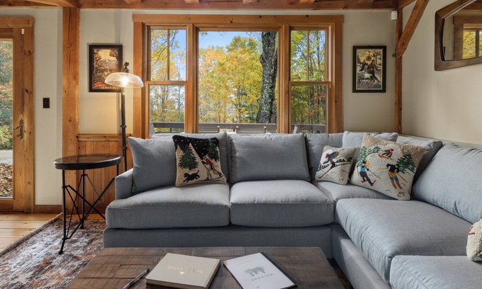 Moscow House | 4BR Classic Vermont Cabin w/Fireplace, A/C, & Grill — 10 min to Stowe Village