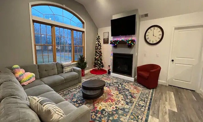 Highland House | 4BR Highland Home Near New Paltz, Wedding Venues & Hudson Valley