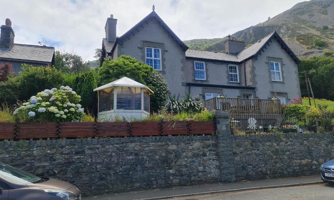 Penmaenmawr House | 4Br Sea View Escape-Near Snowdonia& Coastal Trails