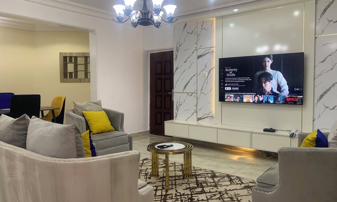 Asokoro Apartment | 4mins to Aso-Rock Villa, King Bed, Chef, Free Cleaning, 24/7 Electricity