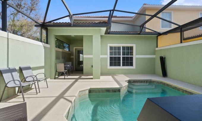 Lindfields House | 5 BD/4 BA Private Pool! Paradise Palms (8839 CP)