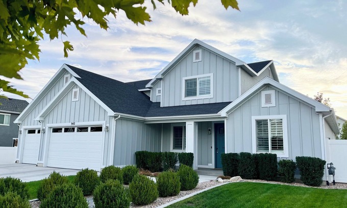 American Fork House | 5-bedroom house near I-15 with fitness room in lovely American Fork