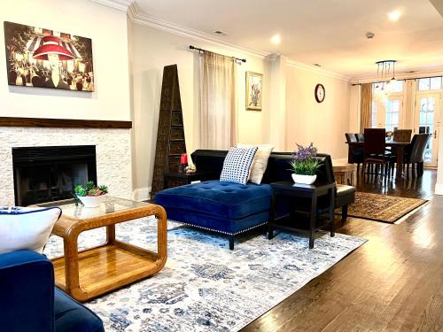 Old Town House | 5 Bedroom Huge House in Best Location Parking Fireplace Back Yard