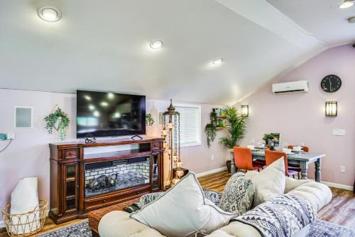 South End Apartment | 5 Mi to Dtwn Tacoma Modern Studio Retreat