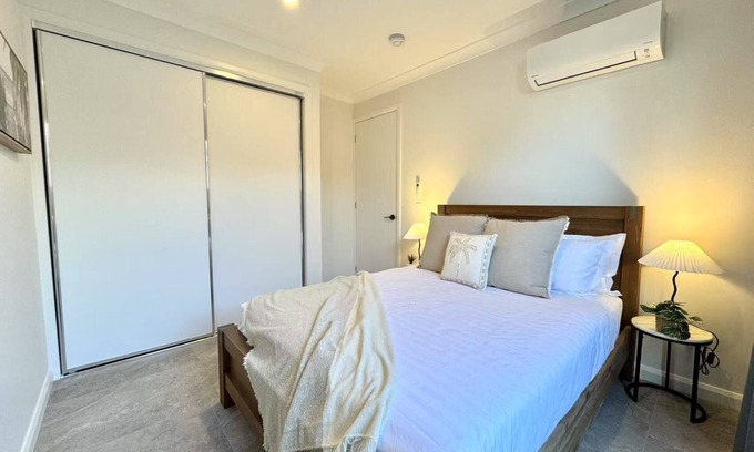 Sunnybank House | 5 mins' Walk to Sunnybank Market Square|2B2B luxe retreat