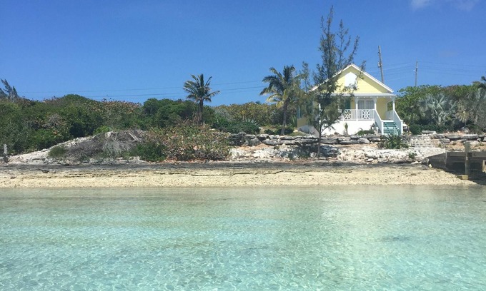 Gregory Town House | 5 minutes from Harbour Island!