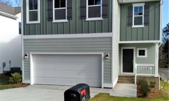 Charlotte House | 5 minutes from downtown charlotte.