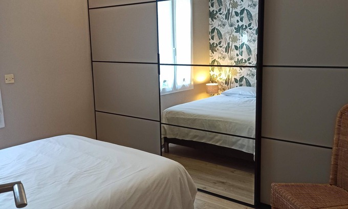 Perigny Apartment | 5 minutes from the old port of La Rochelle, apartment with private park and swimming pool